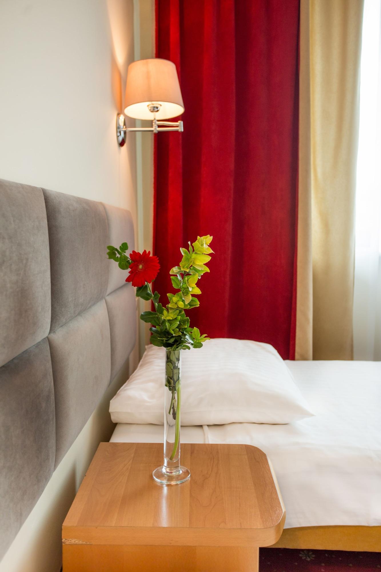 Hotel Orient Krakow Ngoại thất bức ảnh