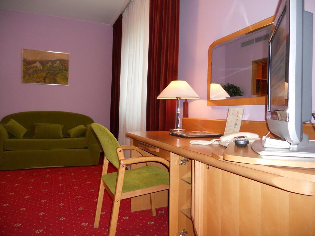 Hotel Orient Krakow Ngoại thất bức ảnh